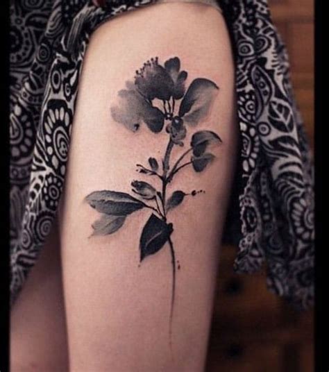 naked lady tattoo ideas|51 Sexy Thigh Tattoos For Women + Cute Designs。